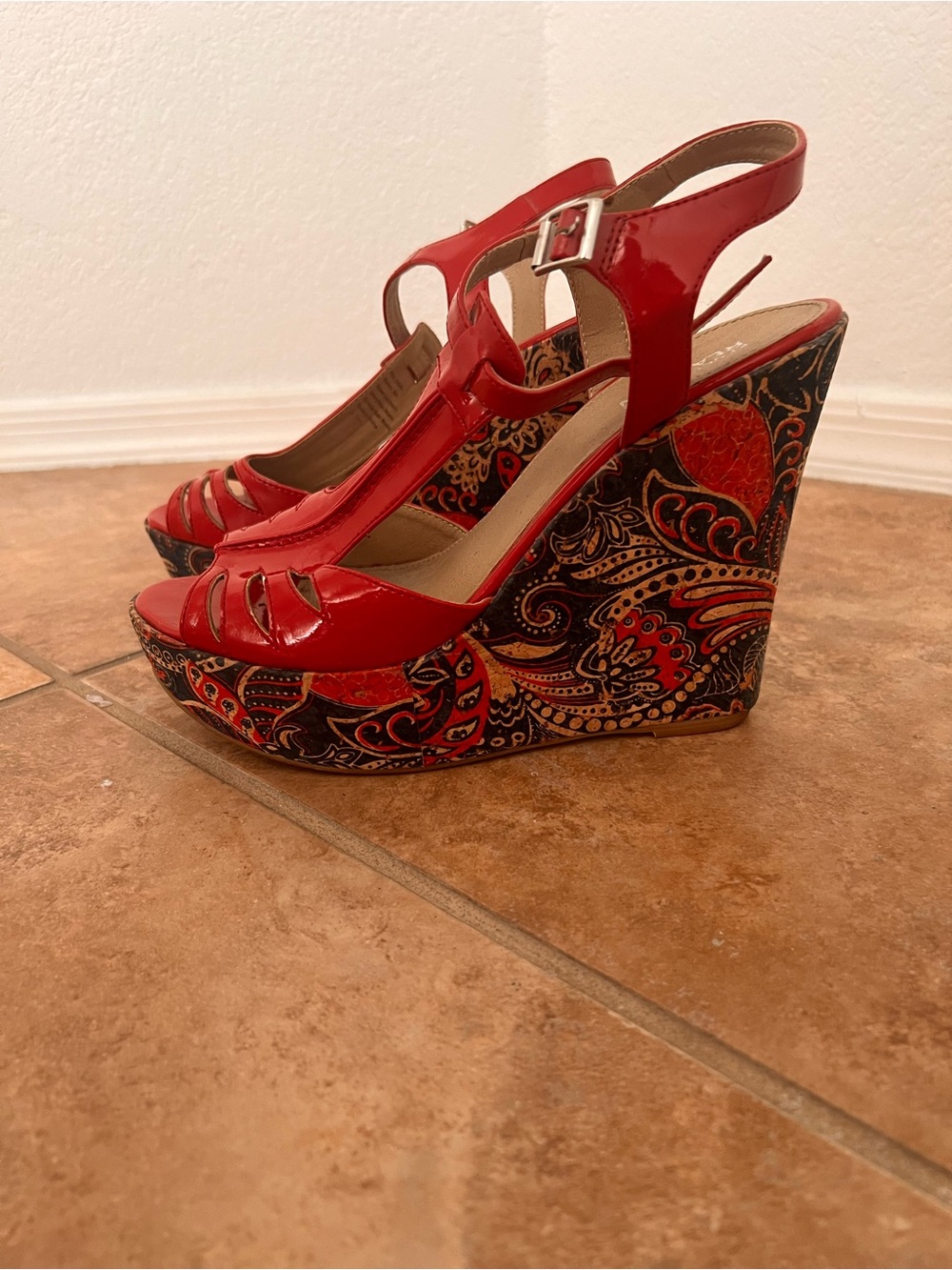 Kenneth Cole Reaction Red Patent Paisley Wedge Sandals